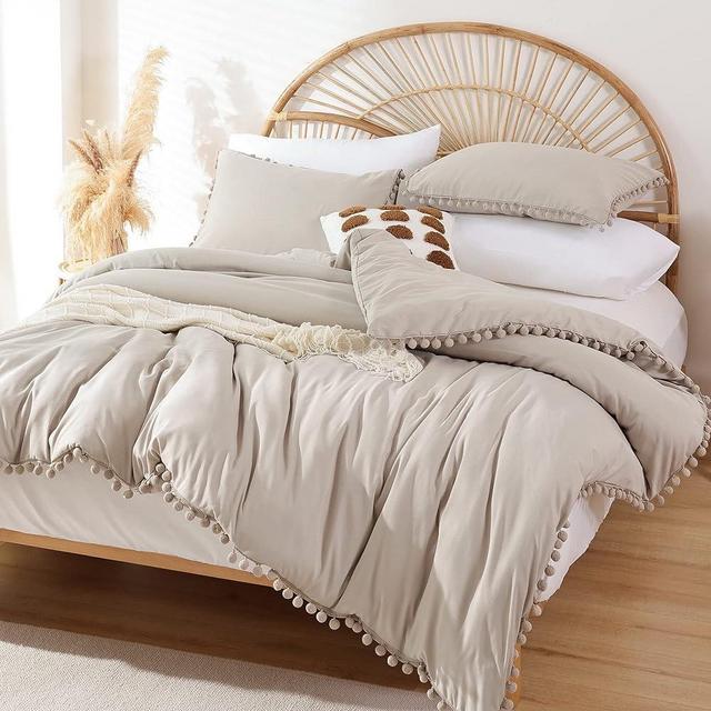YIRDDEO Oatmeal King Ball Pom Fringe Design Comforter Set 3pcs, Boho Aesthetic Luxurious Full Bedding Set, Vintage Ultra Soft Microfiber Comforter Set (1 Comforter, 2 Pillowcases)