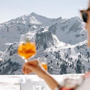 Apres-ski champagne for two