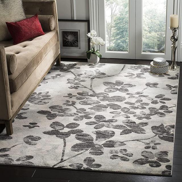 SAFAVIEH Evoke Collection EVK236R Floral Non-Shedding Living Room Bedroom Accent Area Rug, 4' x 6', Grey / Black