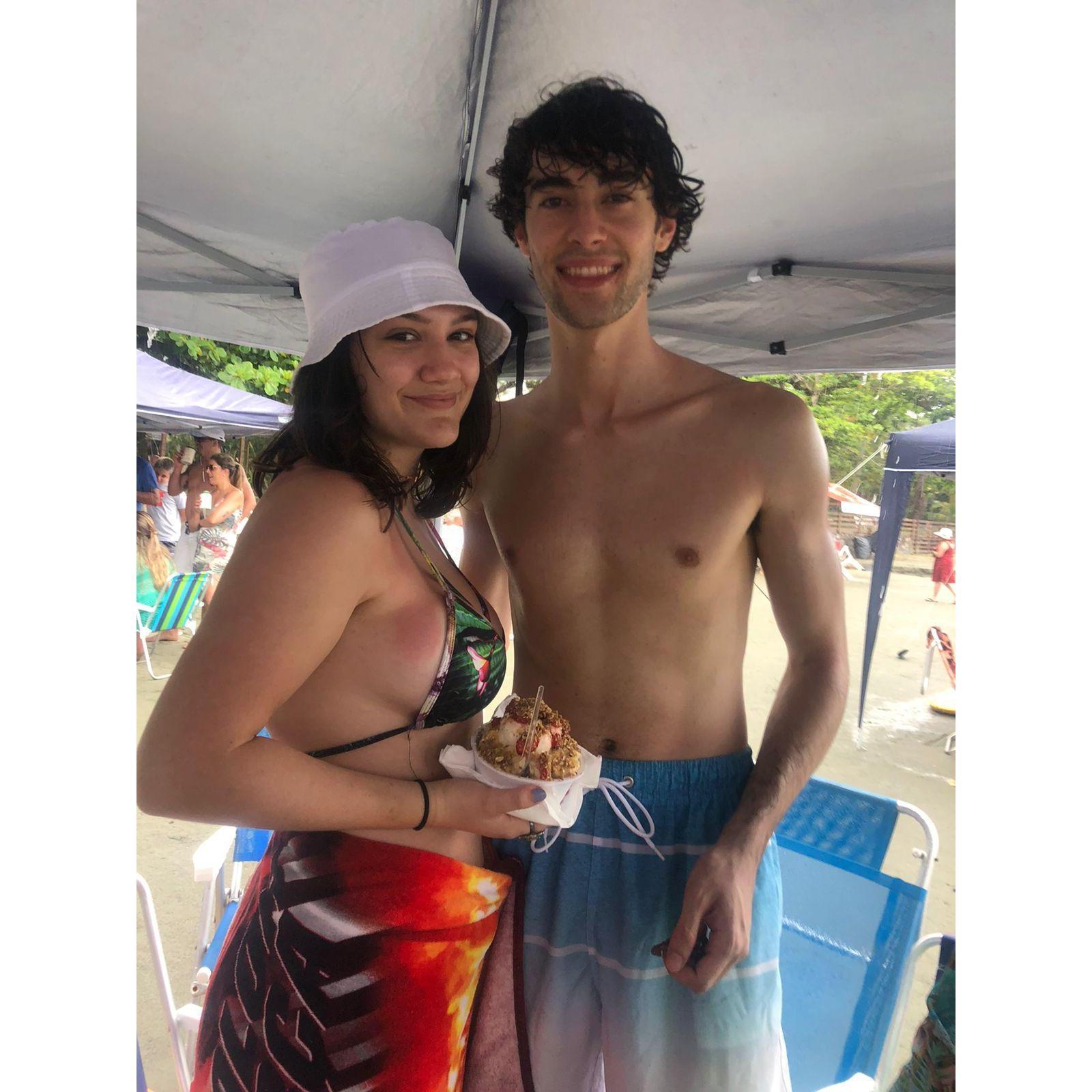 We went to Brazil in December 2021 where Helena met Caio's extended family for the first time! | Fomos ao Brasil em dezembro de 2021, onde Helena conheceu a família do Caio pela primeira vez!