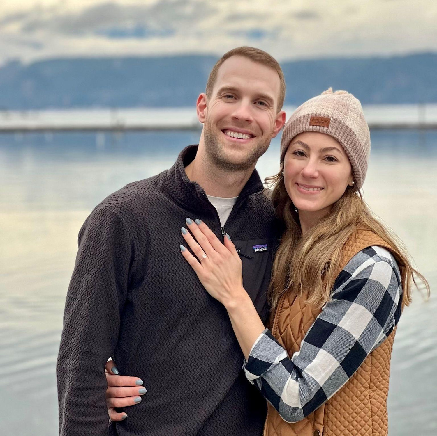The day we got engaged in Seattle, Washington - and the beginning of our next chapter together.

El día que nos comprometimos en Seattle, Washington - y el comienzo de nuestro próximo capítulo juntos.