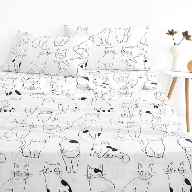 Wake In Cloud - Cats Bed Sheets, 100% Cotton, 4-Piece Sheet Set, Cute Cat Kitty Kitten Animal Drawing Pattern Printed Bedding, Deep Pocket, White Black, King Size