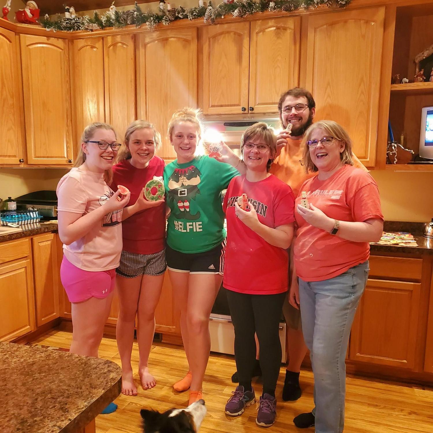 Maeuser Christmas Cookie Decorating 2019. December 15, 2019
