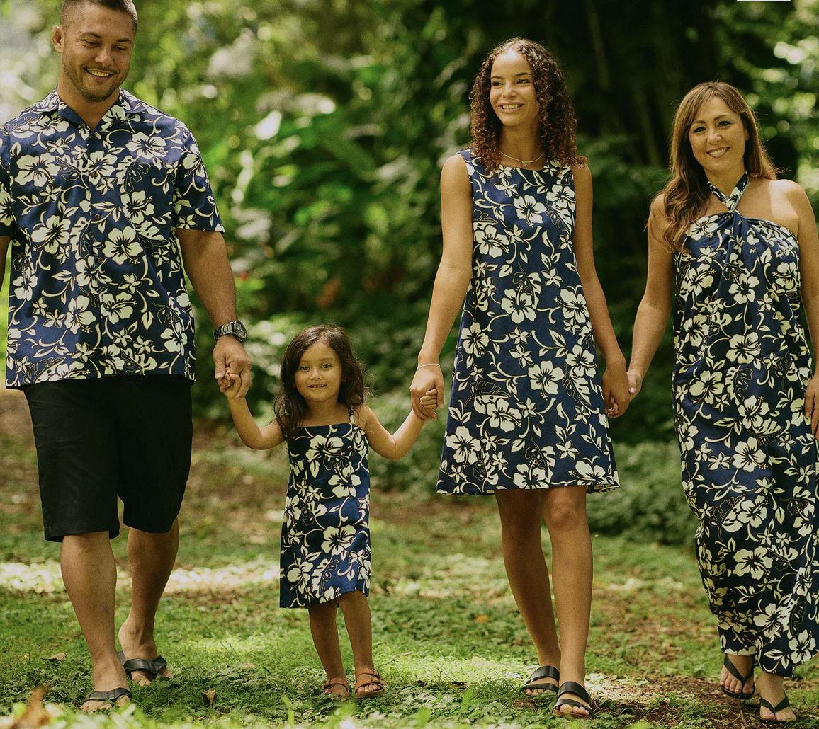 The Wedding Website of Emily Kuho`oki`eki`e Ferreira Holt and Chad Christopher Ingraham