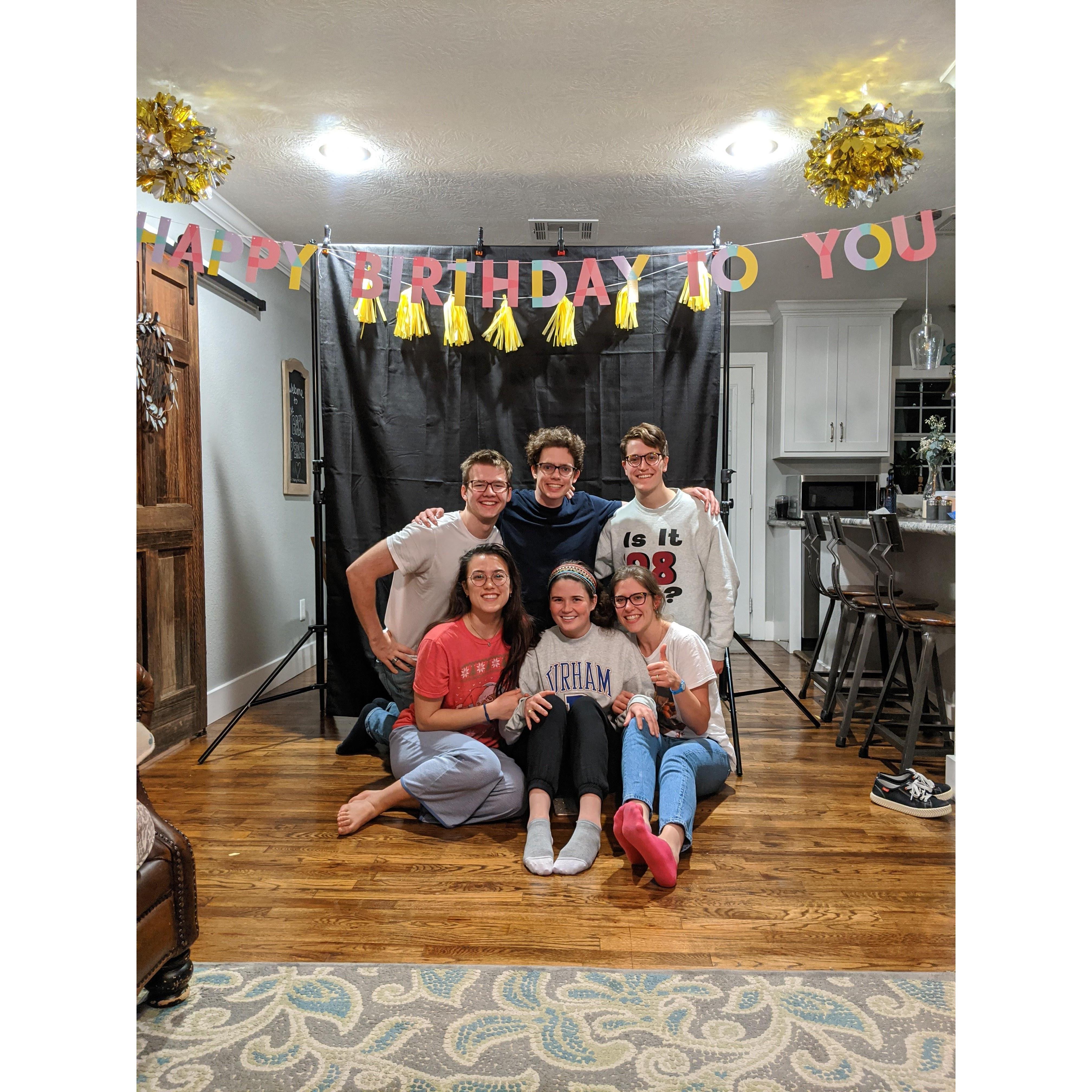 Us celebrating our friend Will's birthday [3/5/20]

Lorsque nous avons fêté l'anniversaire de notre ami Will [5/3/20]

(back/derrière: Daniel, Will, Judah
 front/devant: Priscilla, Caleigh, Lucille)