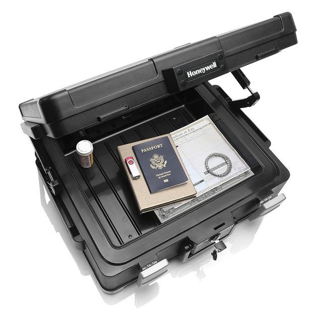 Honeywell 0.39 Cuft Waterproof And Fireproof Chest (1114)
