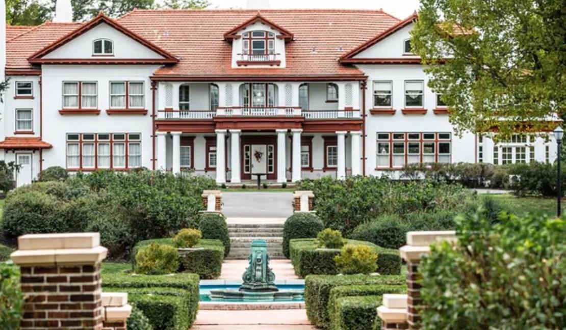 The Wedding Website of Casey Williamson and Hays Hall