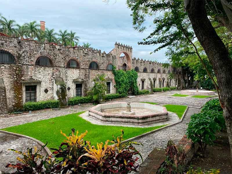The Wedding Website of Jessica Saavedra and Nirmal Patel