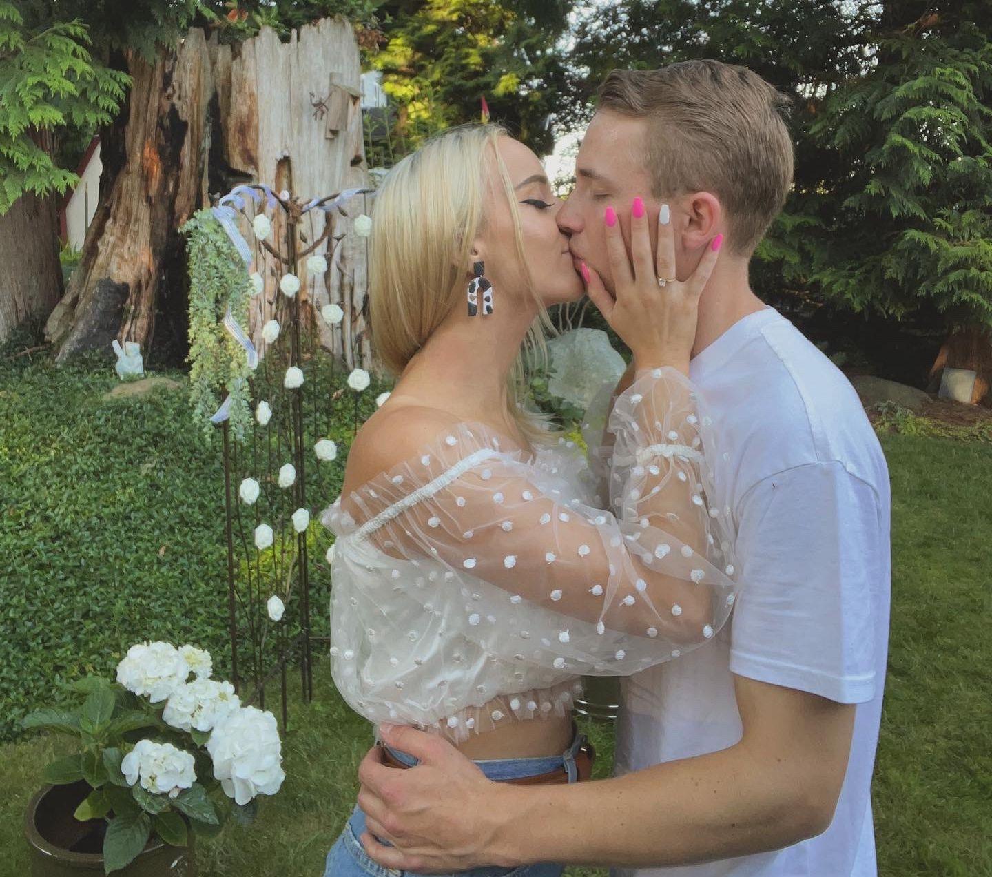 The Wedding Website of Gina Ellingson and Brayden Skinner