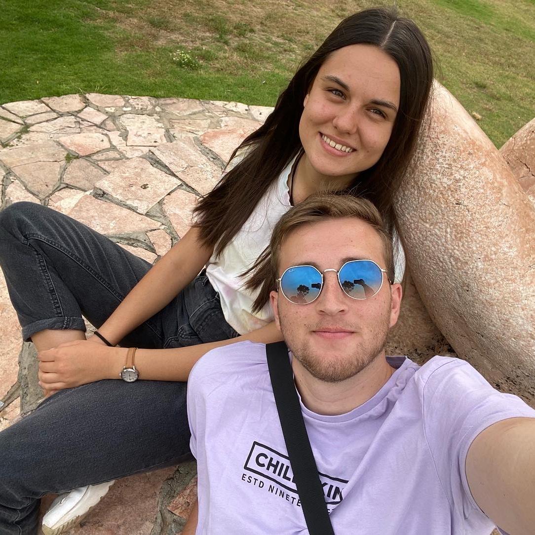 Enjoying the sunny day together😎