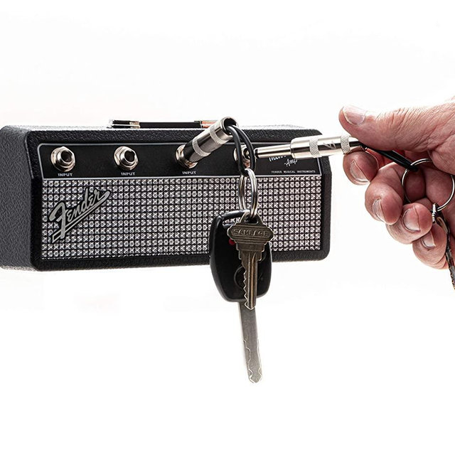 Licensed Fender Jack Rack- Wall mounting guitar amp key holder, includes 4 guitar plug keychains and 1 wall mounting kit. Quick and easy installation.