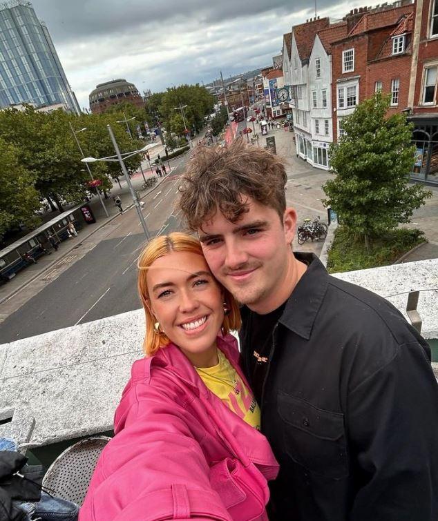 The Wedding Website of Ellie Hughes and Liam Rowlands