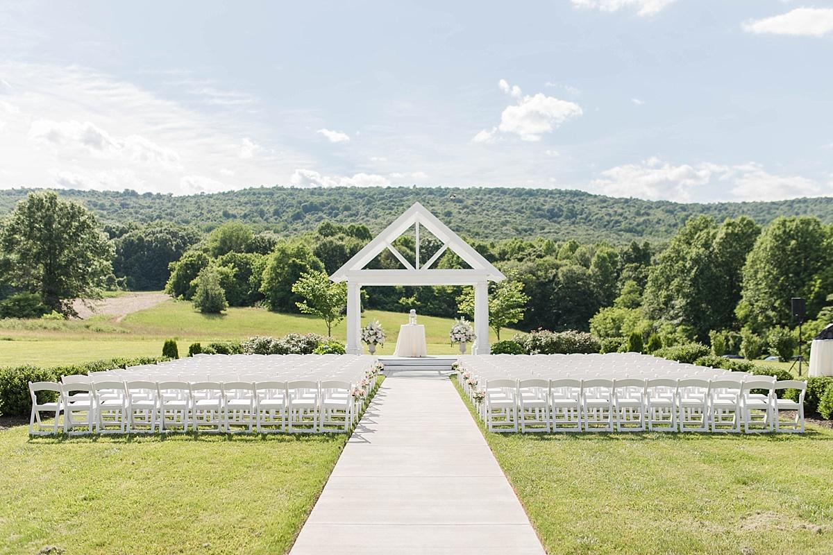 The Wedding Website of Leanna Pires and James Tompkins