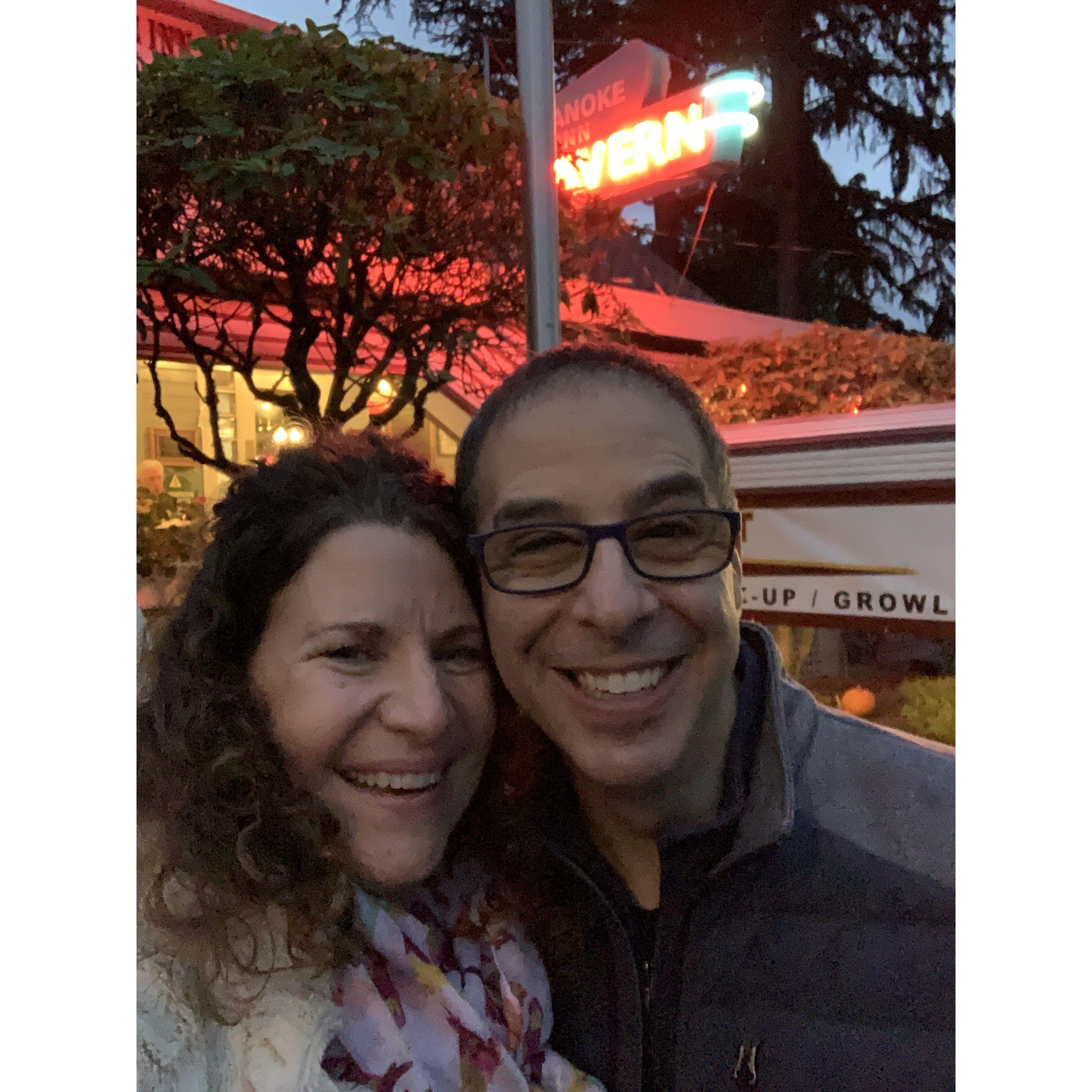 An unforgettable dinner at the historic Roanoke Inn on Mercer Island 🍽️✨ Great food, cozy vibes, and even better company!