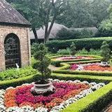 Elizabethan Gardens