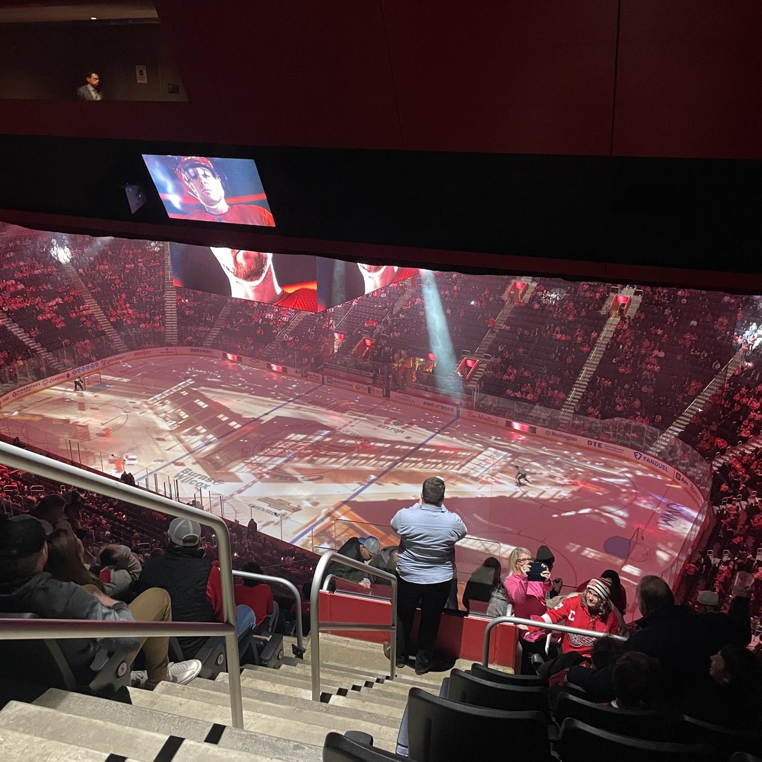 First hockey game in Detroit.