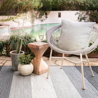Indoor/Outdoor Garrett Braided Rug
