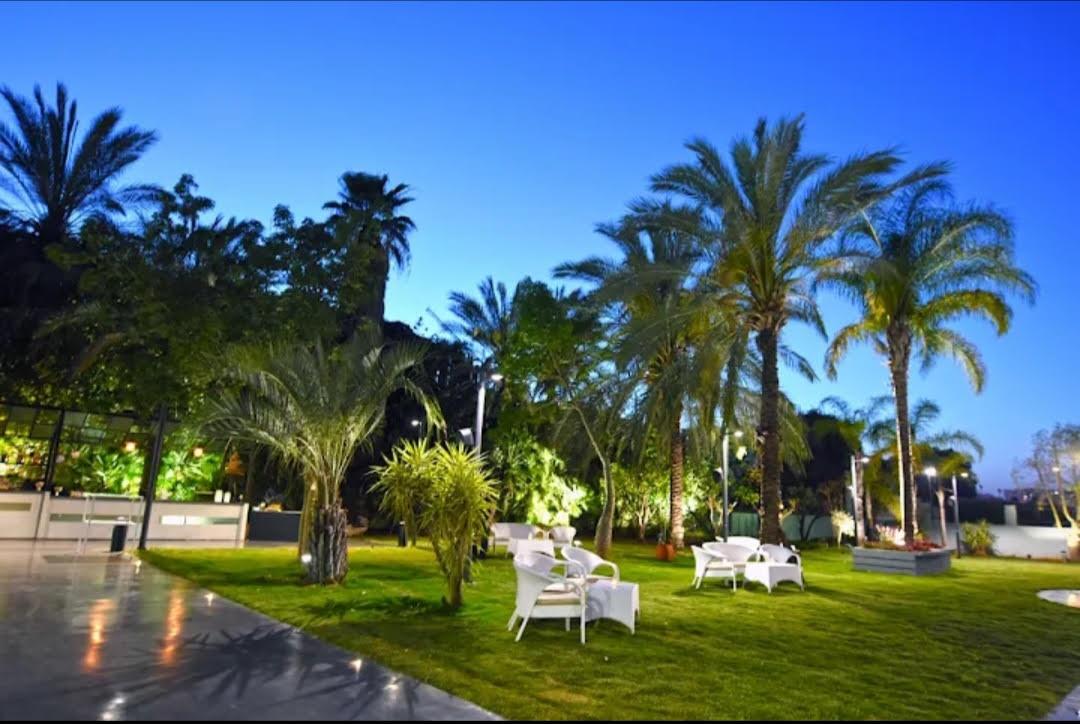 The Wedding Website of Israela Israilova and Pinchus Feierman