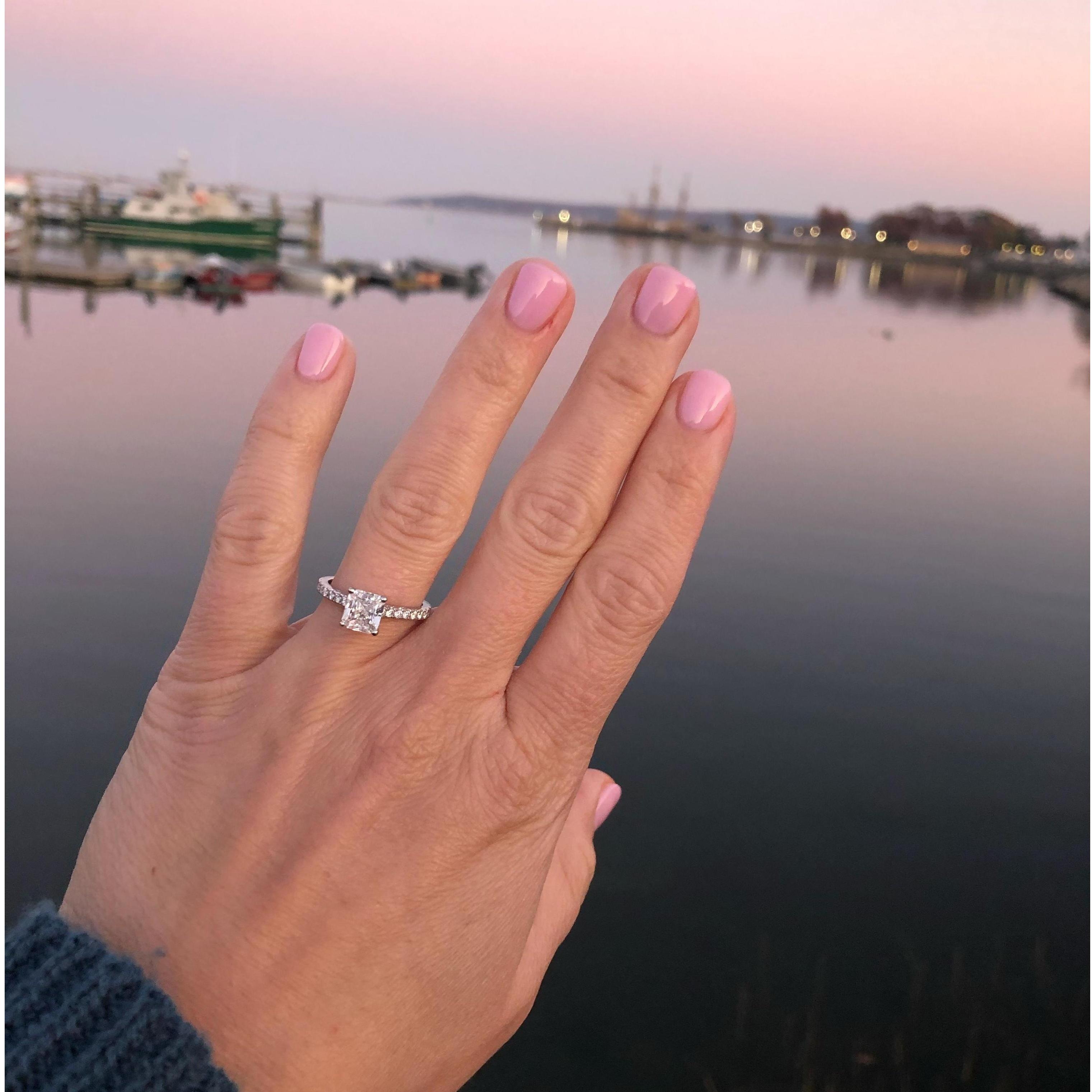 Eric worked with his Aunt Linda to create a one of a kind Engagement ring and to me that is so specialš