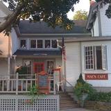 Mae's Cafe & Bakery