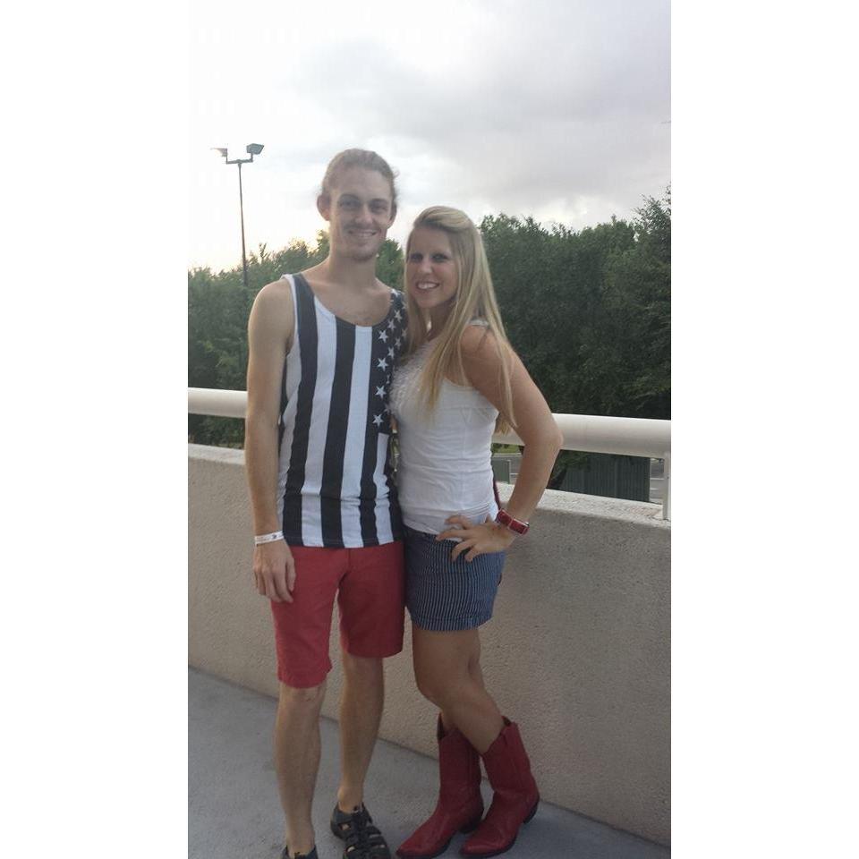 Jake Owen concert, Eric convinced me I do like Country music