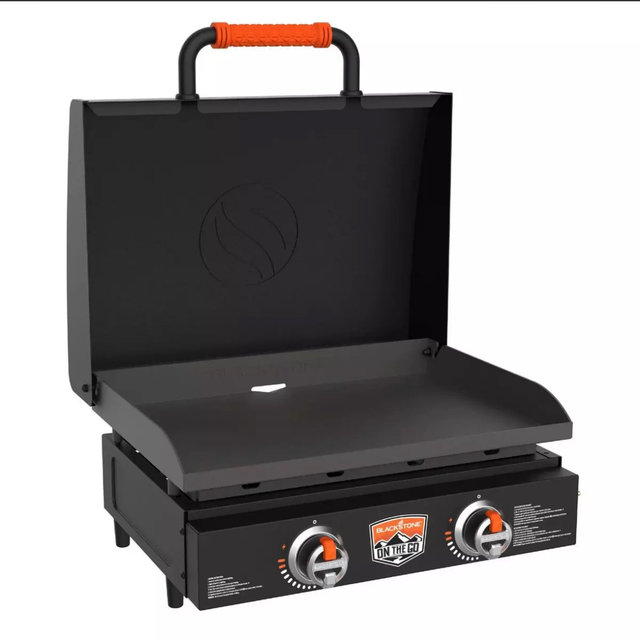 Blackstone Omnivore 22" Tabletop Griddle with Hood