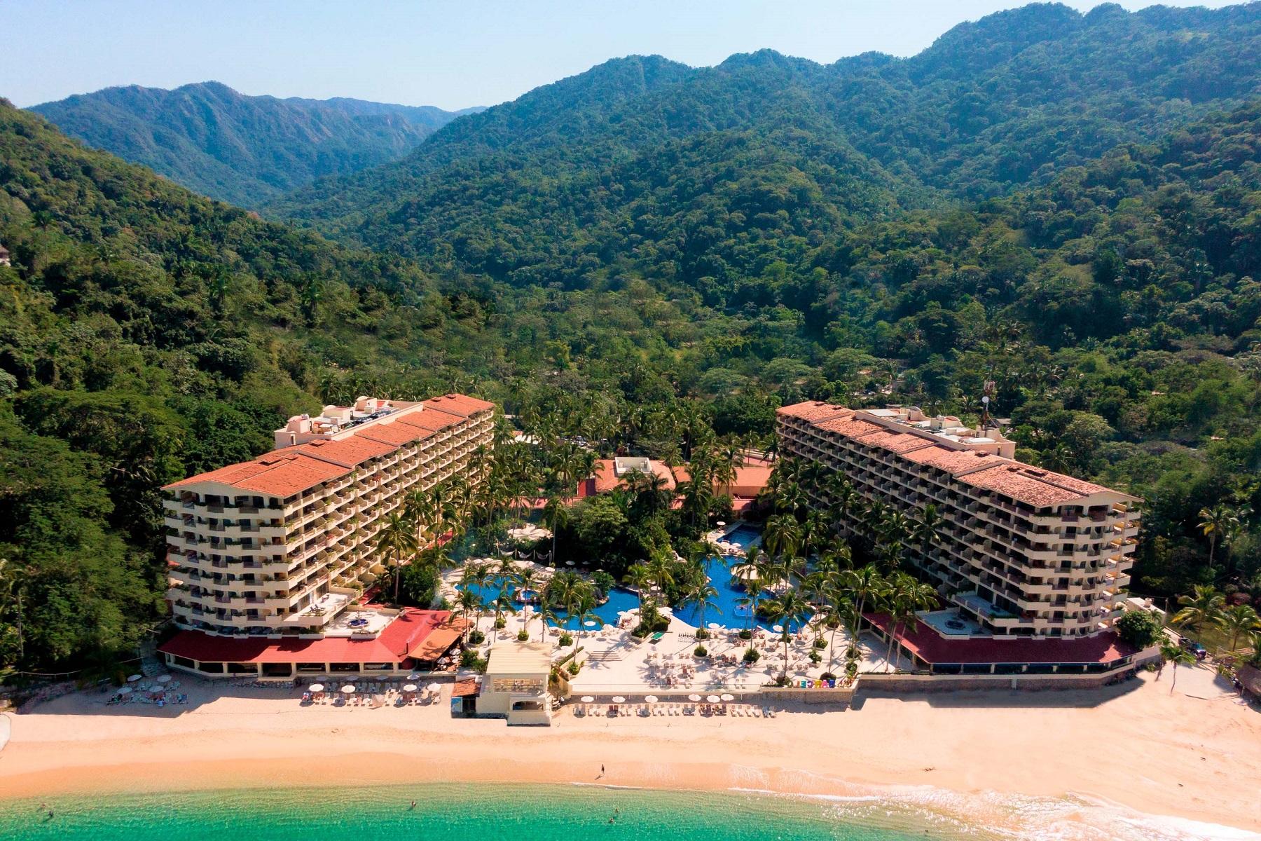 The Wedding Website of Elyse Hundley and River Grant