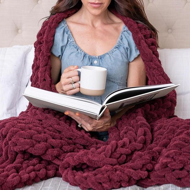 SAMIAH LUXE Chunky Knit Blanket Throw 50x60, Red Wine Chunky Knit Throw Blanket for Couch, Large Chunky Knitted Throw Blanket, Chenille Throw Blanket, Knit Throw Blanket for Bed, Knit Chunky Blanket