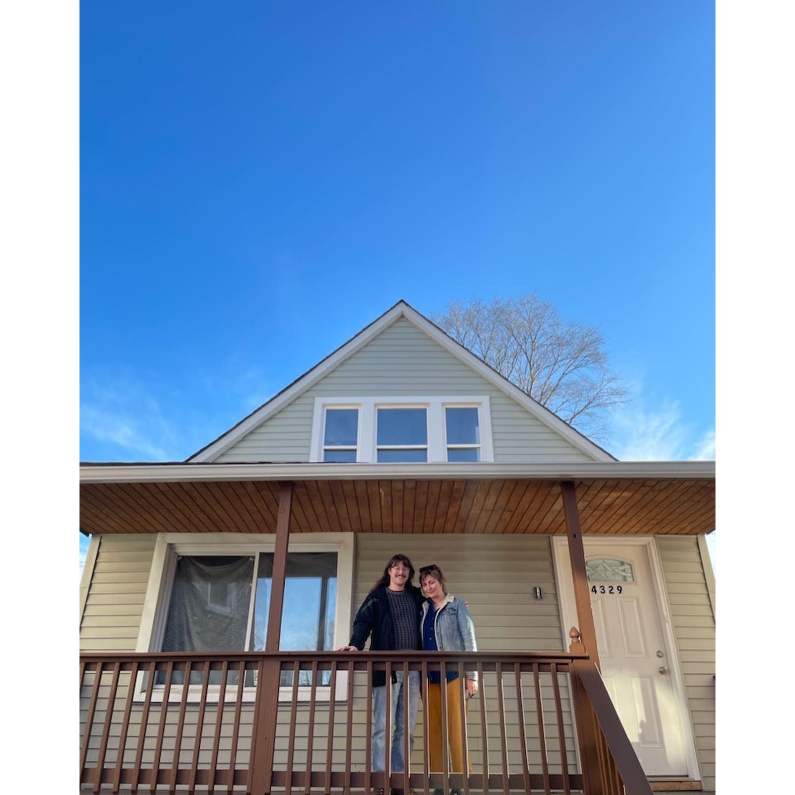 We bought a house in the city! It's a project of love! And our family grew when Mitra came along and delivered her unexpected presents - Han, Mia, and Letti.