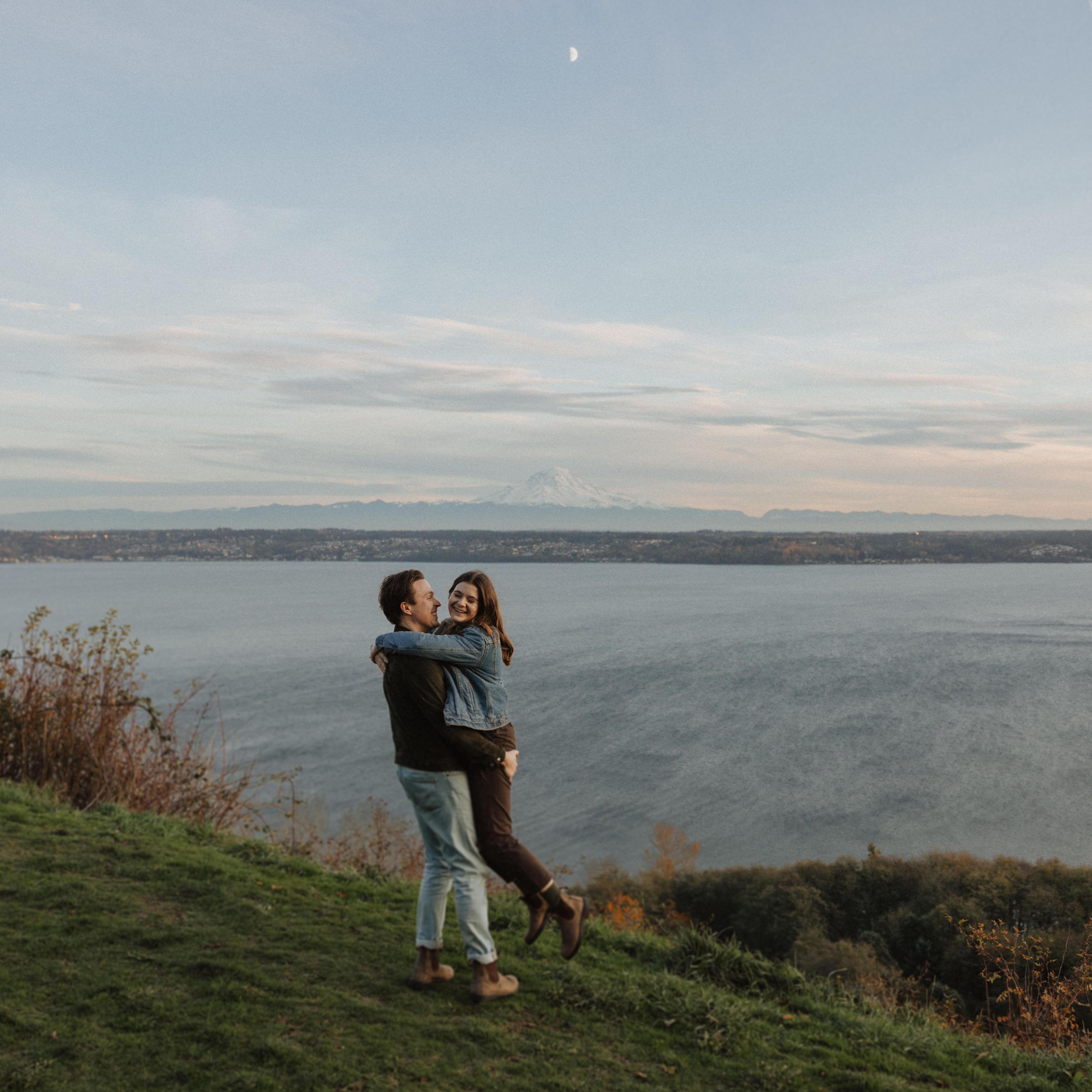 Engagement photos by In the Alpenglow on Vashon Island, Wahington in the fall of 2023.