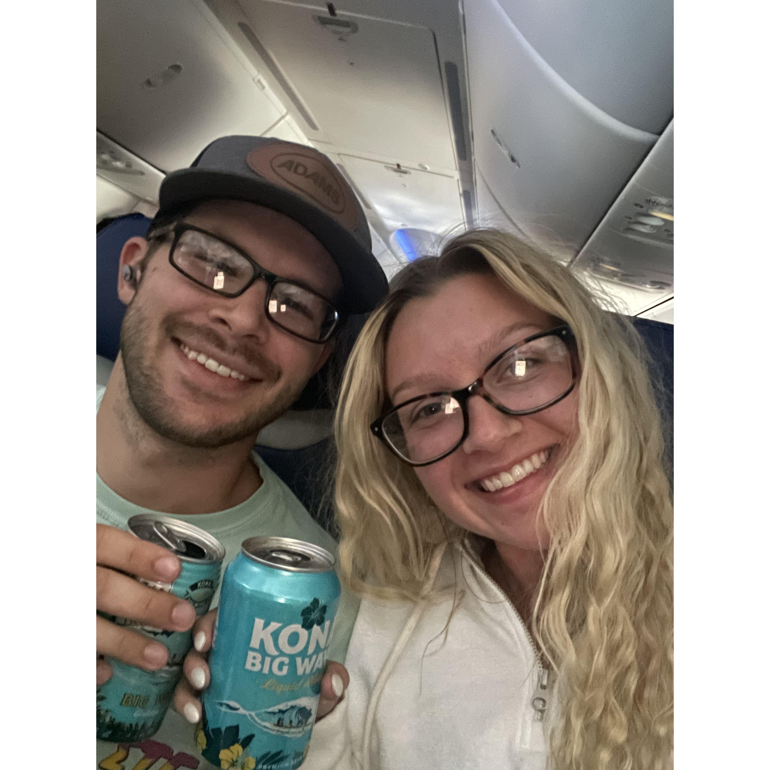 Flight to Hawaii, drinking a Kona Big Wave