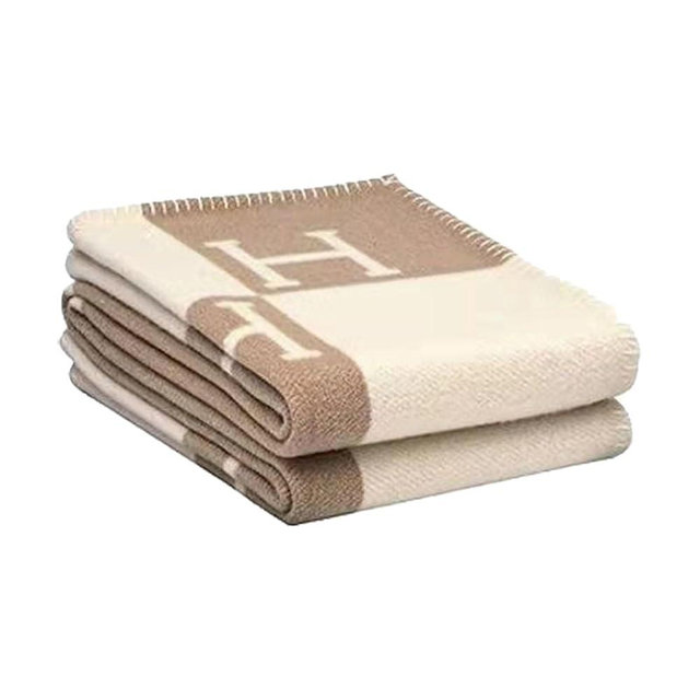 EDYRXWY Modern H-Pattern Throw Blanket, Geometric Design for Sofa and Living Room, Warm and Cozy Throw Blanket, Decorative Sofa Blanket for Home Decoration Leisure and Daily Use 51x70inch