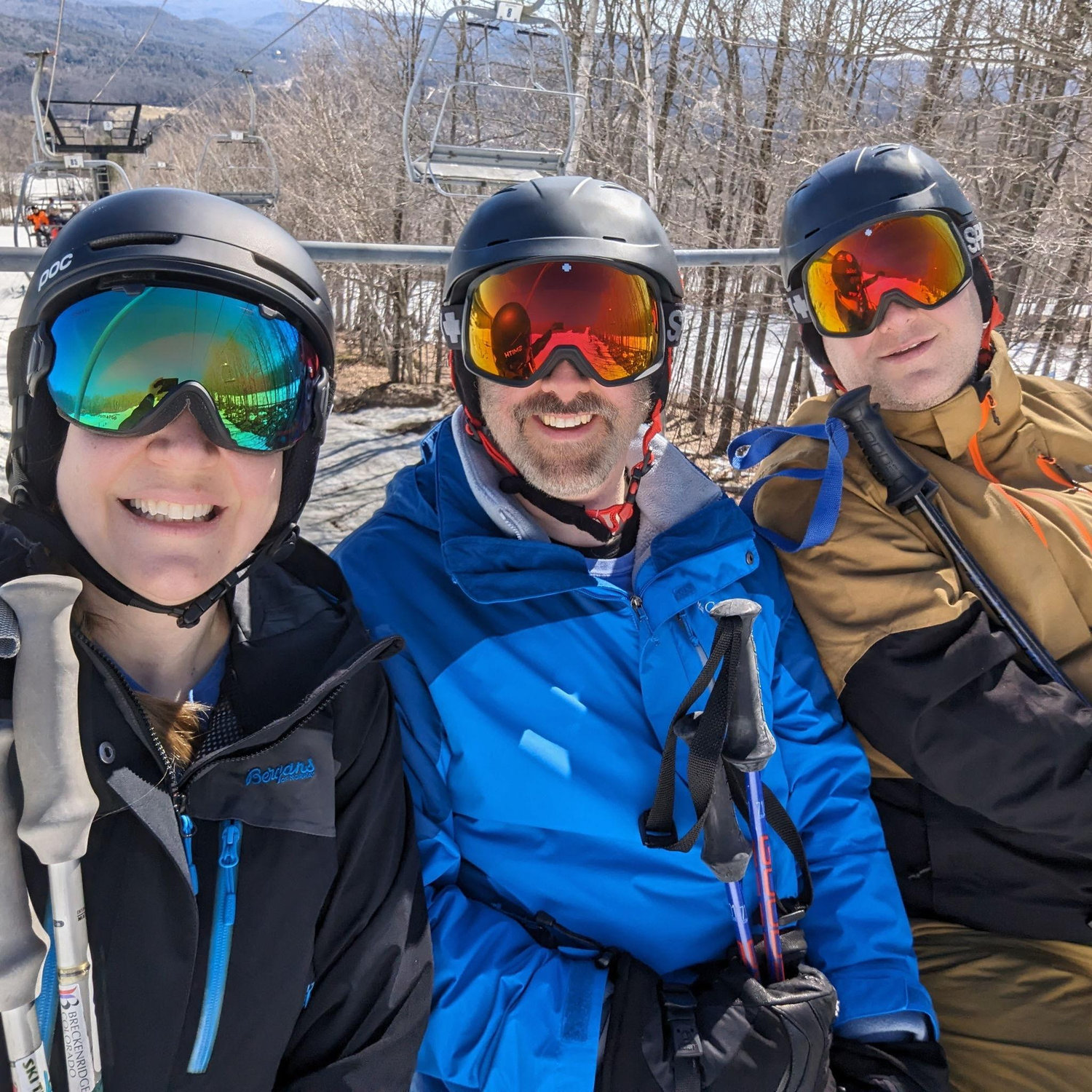 Do Jeff and Gregg have matching goggles? Never noticed that before.