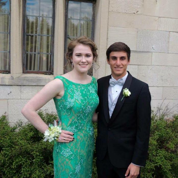 Senior prom photos at the Hartwood Acres Mansion