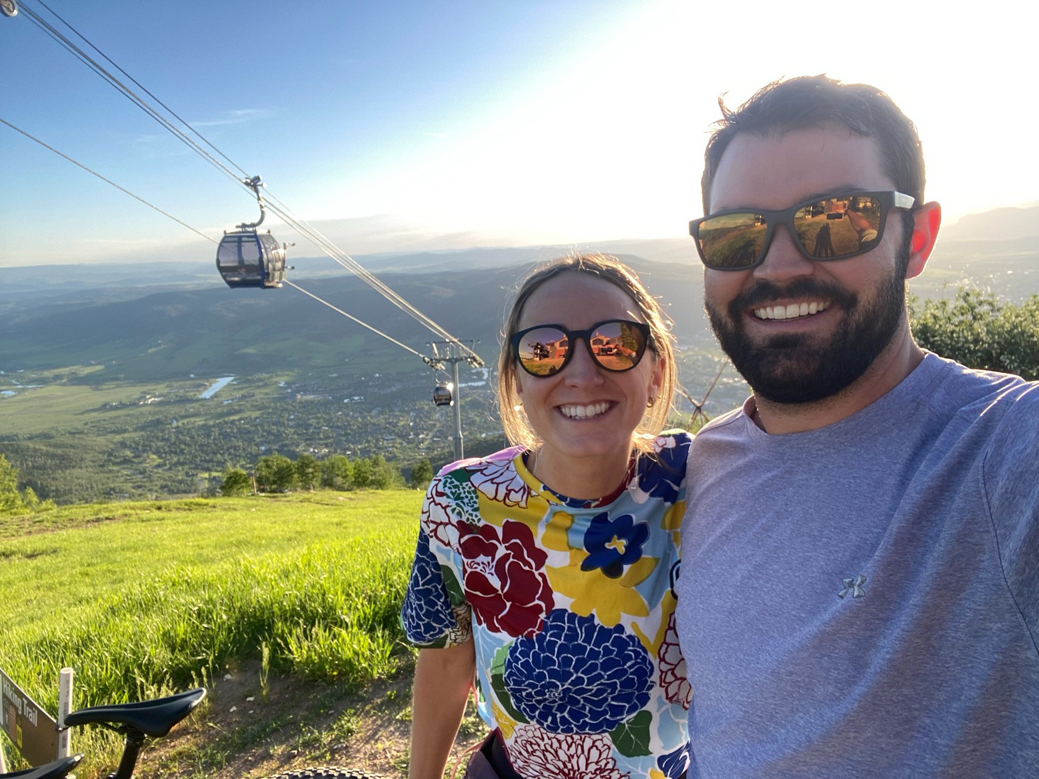 The Wedding Website of Jesse Applehans and Hogan Danneberg