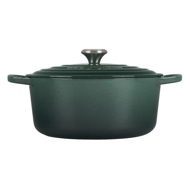 Le Creuset Signature Enameled Cast Iron Oven 7 1/4-Qt., Artichaut