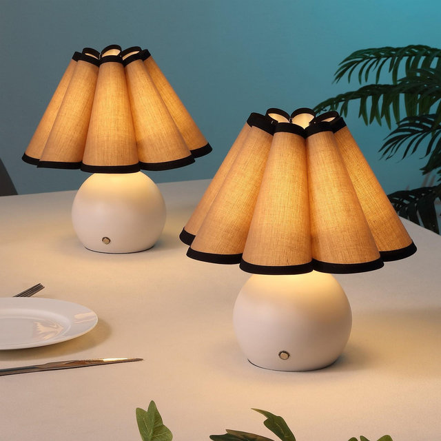 JONATHAN Y Billie 10.5" Classic Vintage Scalloped Shade Regarcheable/Cordless Dimmable Integrated LED Table Lamps, Ivory/Black