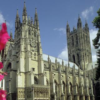 Leeds Castle, Canterbury Cathedral & Dover Tour for 2 - United Kingdom