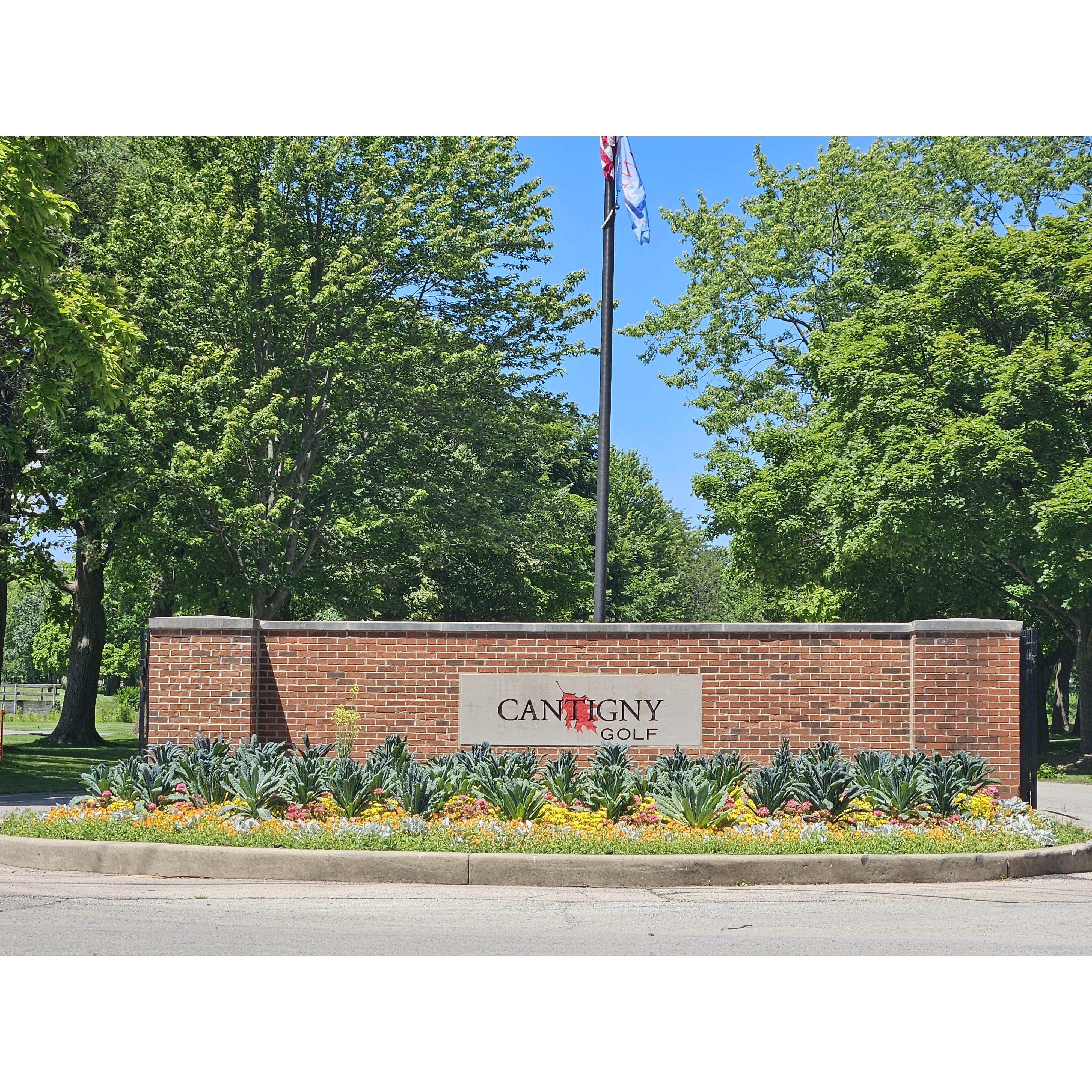 Cantigny Golf Club entrance