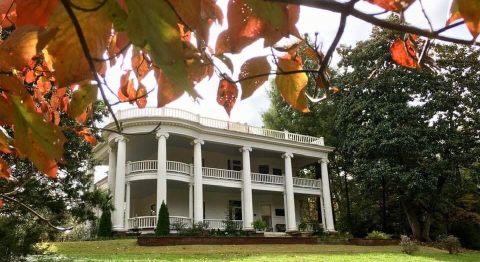 The Wedding Website of Selena Maddox and Thomas Homiller