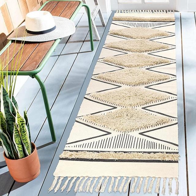Boho Runner Rug 2'x8' LEEVAN Tufted Geometric Farmhouse Hallway Rugs with Tassels Washable Woven Tribal Diamond Throw Accent Rug Doormat for Kitchen Sink/Living Room/Bedroom