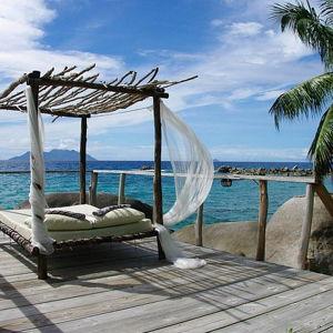 Couples Massage on the Beach in Seychelles