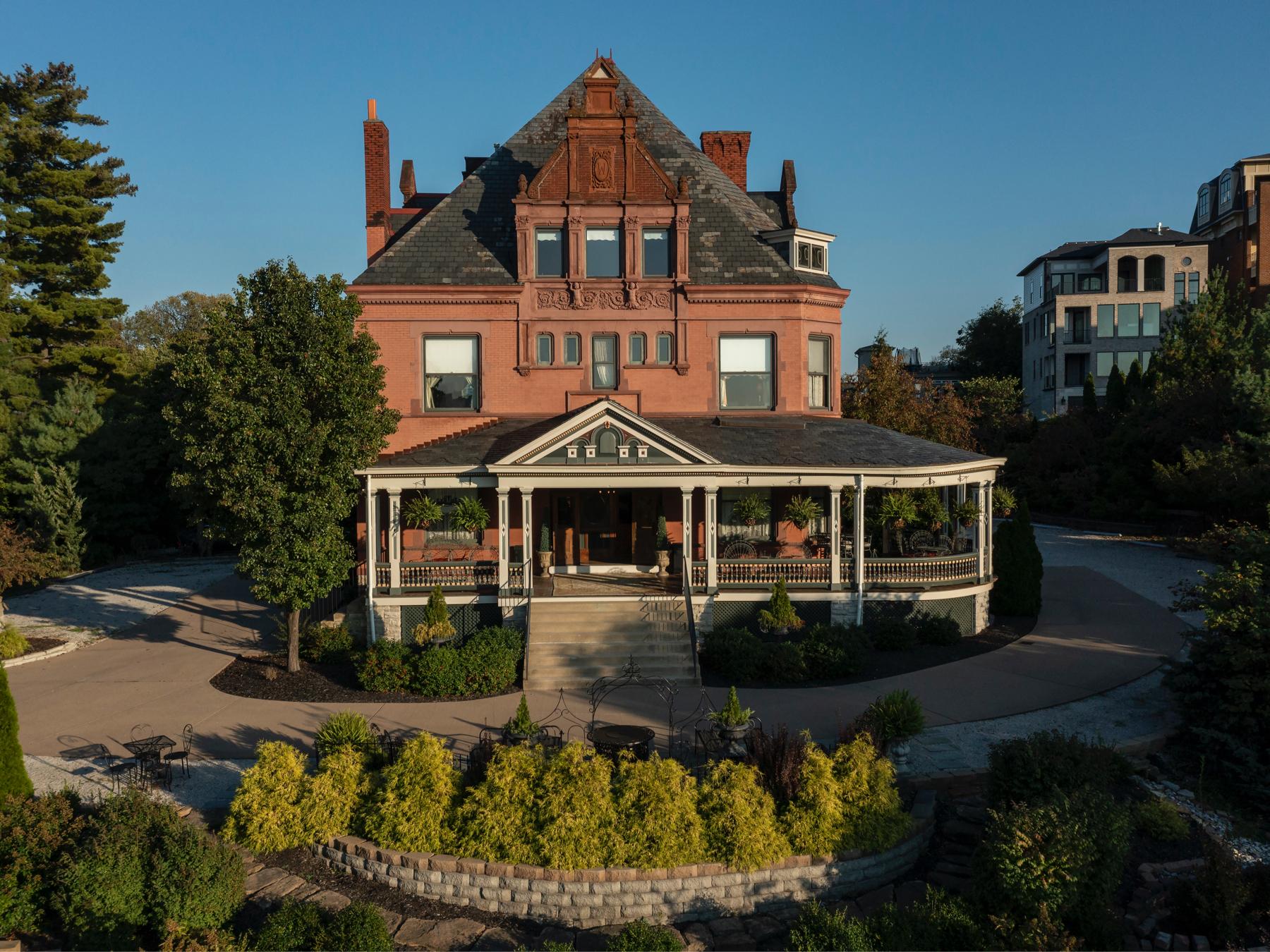 The Wedding Website of Leah Akin and Sean Butts