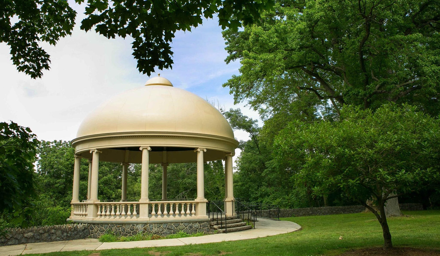 The Wedding Website of Samiira Jackson and Anthony Johnson