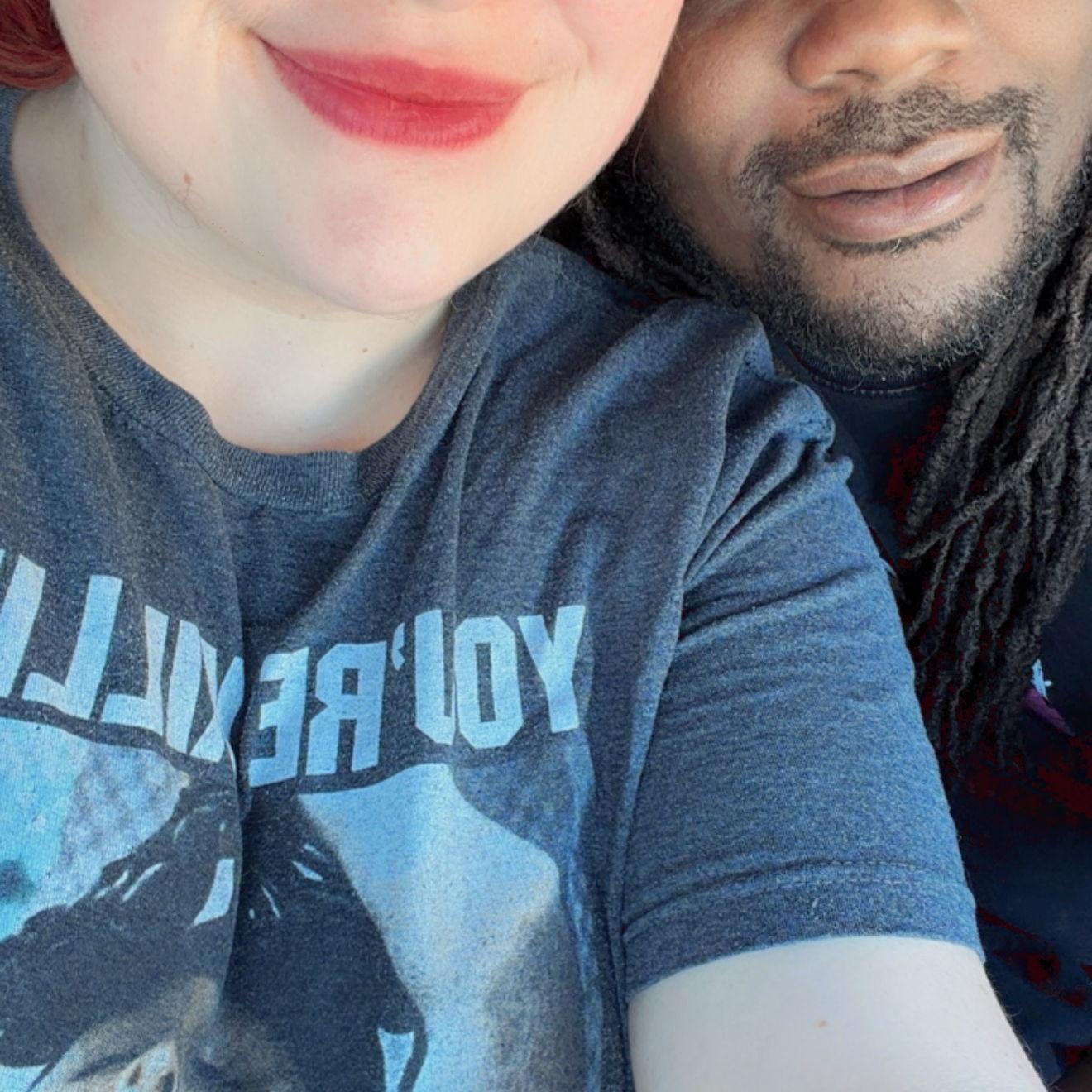 <3