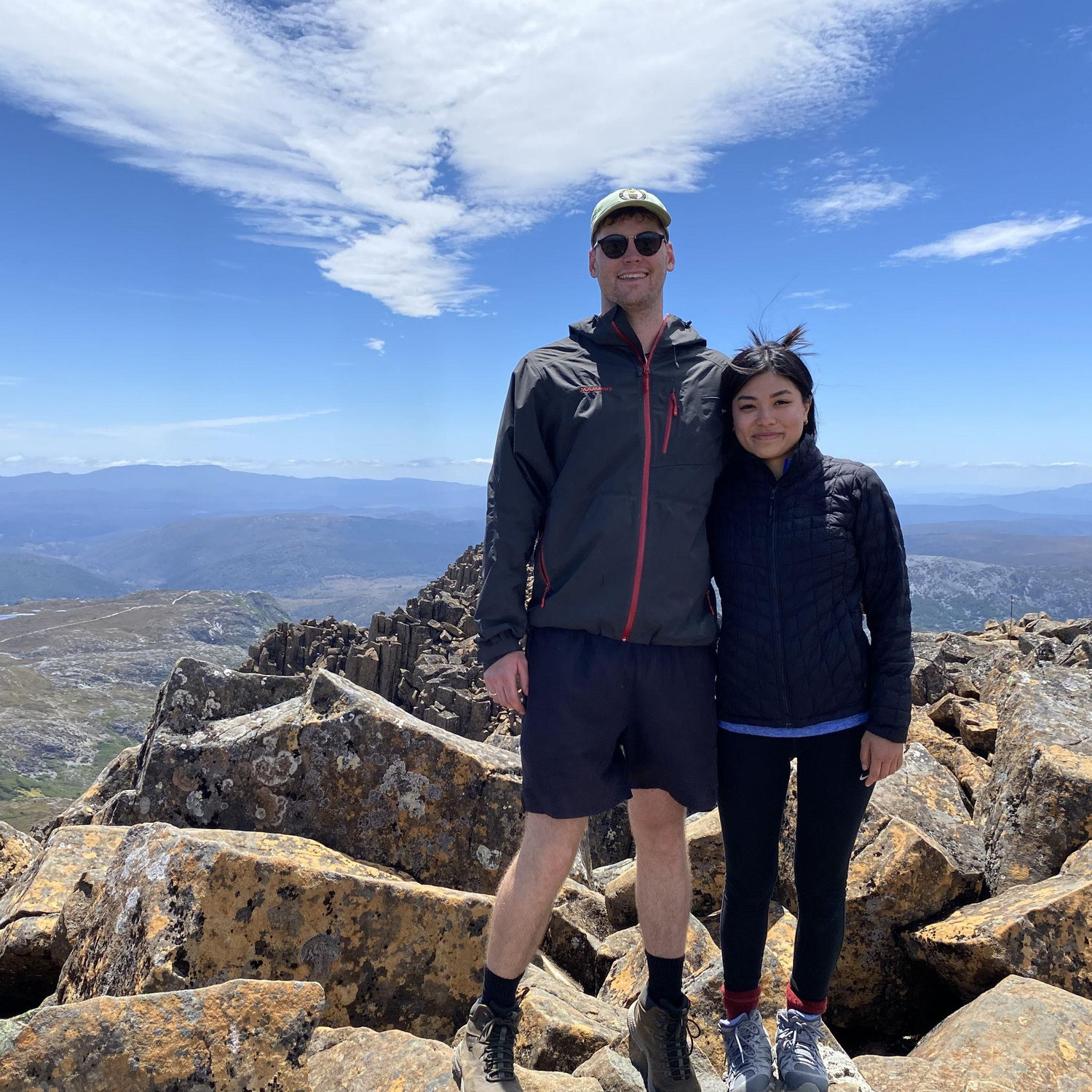 Hiking the monstrous Cradle mountain in Tasmania together