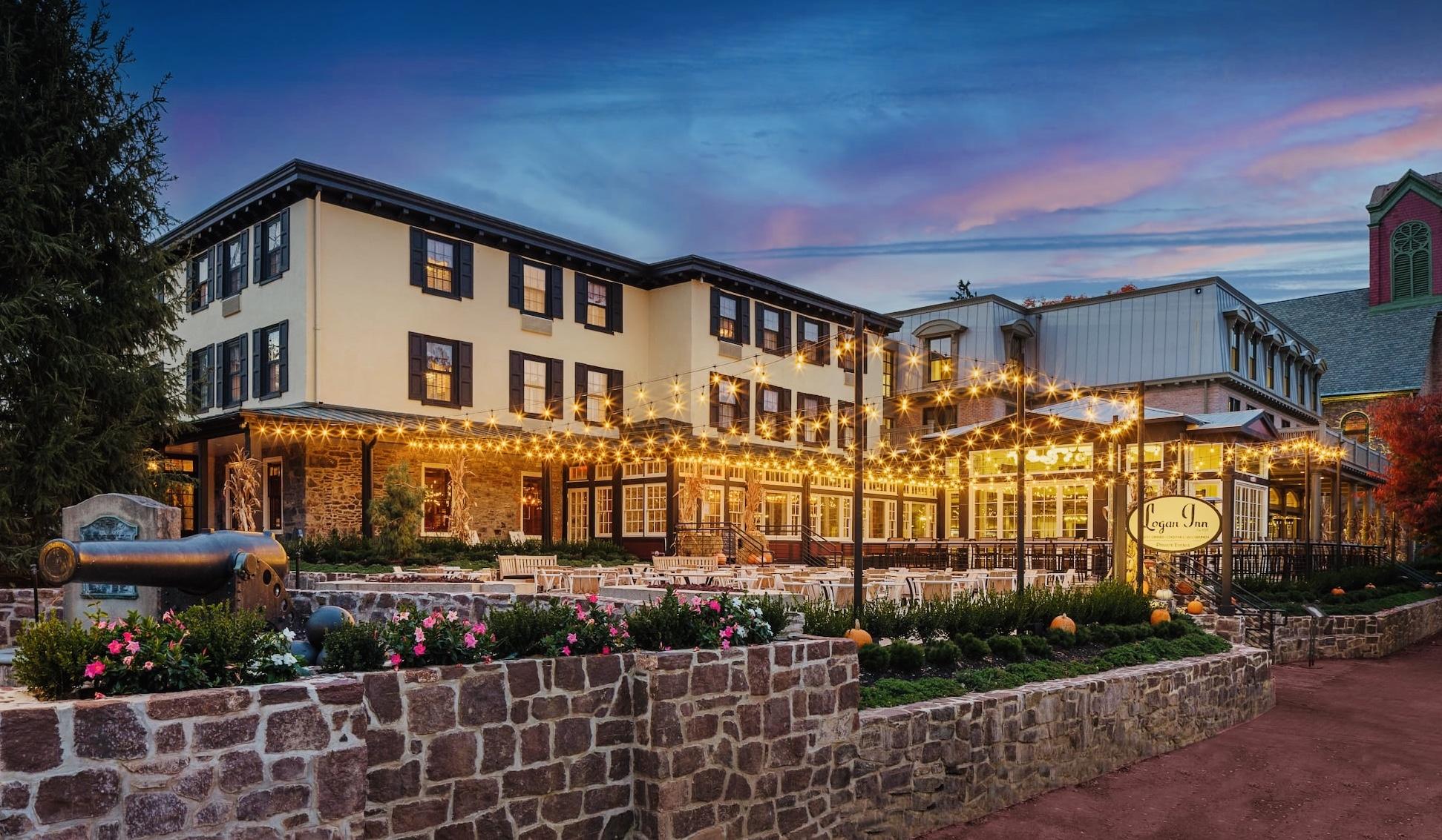 The Wedding Website of Julie Nguyen and Christopher Grego