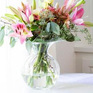 VIETRI Hibiscus Glass Fluted Vase