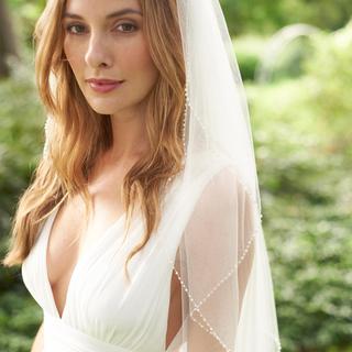 Simple Pearl Edge Bridal Veil with Blusher