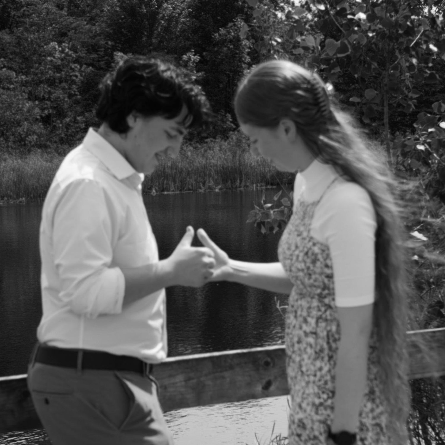 Thumb War!!